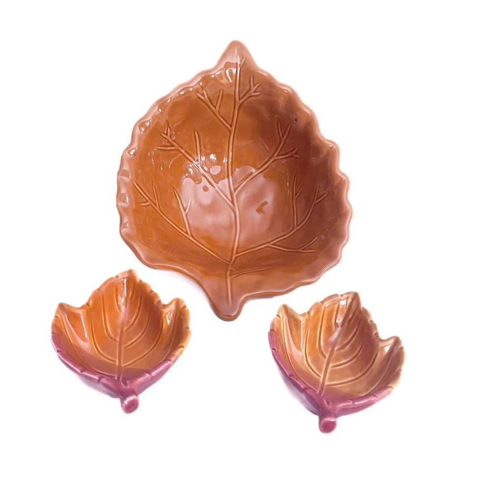 Harvest Leaf Bowl accompanied by 2 petite bowls in duo-toned